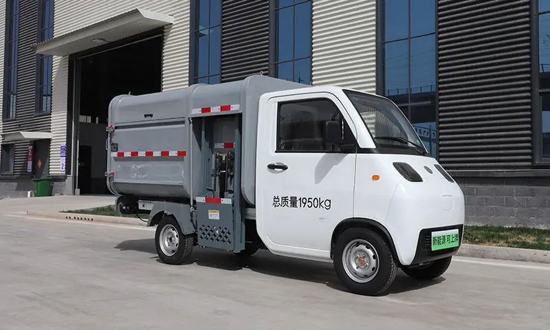 新能源側(cè)裝式垃圾清運車——高效環(huán)保的環(huán)衛(wèi)新力量